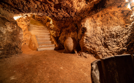 ¡Esta propiedad tiene sus propias cuevas fascinantes!